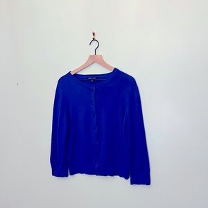 Cable & Gauge blue sweater size XL length from shoulder 22 inches.